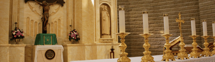 A side view of the altar and tabernacle